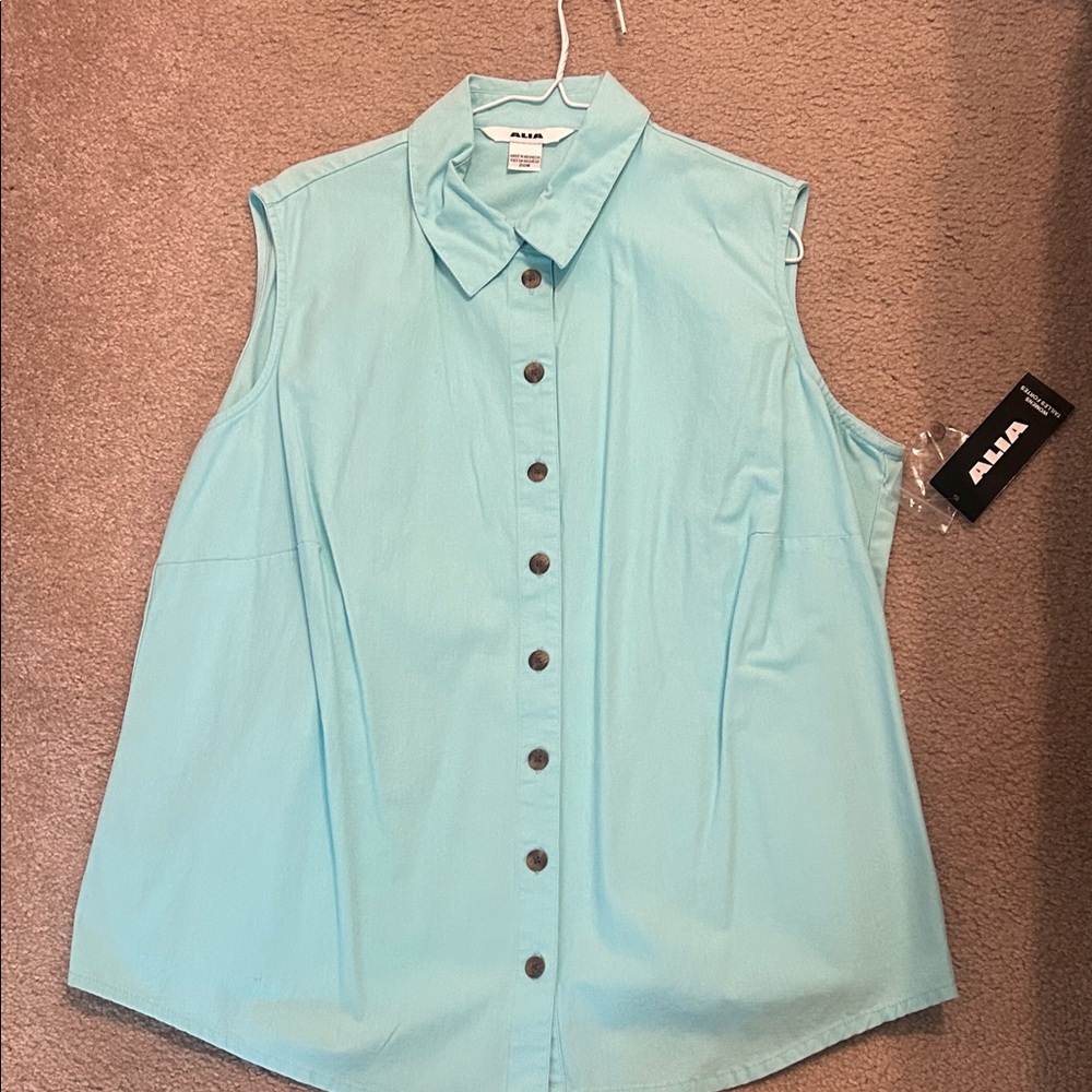 Alba Women's Aqua Sleeveless Button Down Shirt
